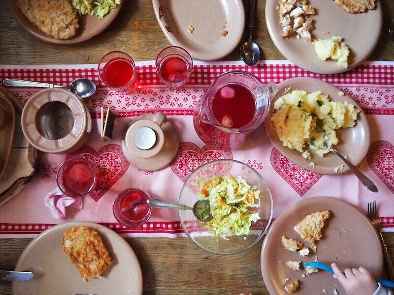 ... noch beim gemütlichen Abendessen bleiben irgendwelche Wünsche offen.