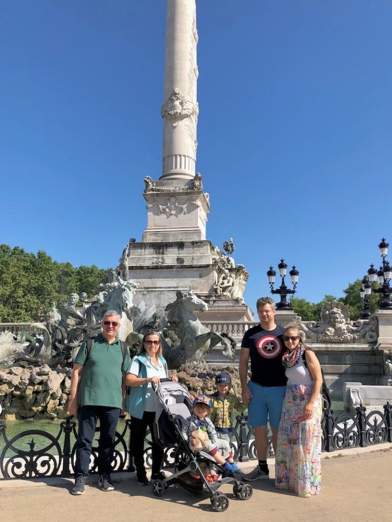 Unterwegs in Bordeaux: Wir starten unsere Entdeckungsreise an der Place des Quinconces und dem Monument des Girondins. 